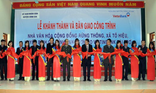 Khánh thành công trình nhà văn hóa cộng đồng thôn Rừng Thông, xã Tô Hiệu