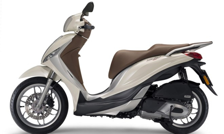 Piaggio ra mắt Medley ABS cốp to kỷ lục giá từ 71,5 triệu đồng