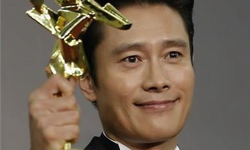 Lee Byung Hun giành giải xuất sắc tại lễ trao giải Điện ảnh châu Á