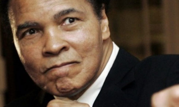 Huyền thoại quyền Anh Muhammad Ali qua đời ở tuổi 74