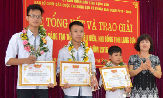 Sáng kiến khoa học độc đáo cho đồ dùng học tập