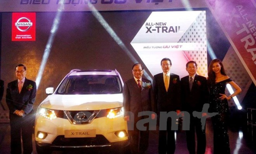 Nissan X-Trail tung 3 phiên bản, giá bán thấp nhất 998 triệu đồng