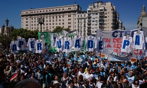 Tổng đình công lớn tại Argentina đòi Chính phủ tăng lương