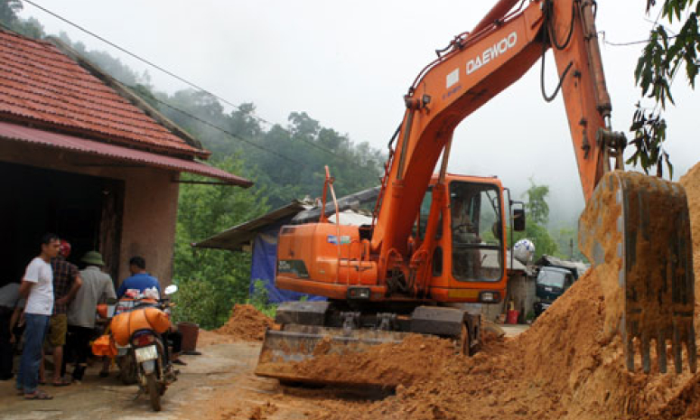 Chủ động ứng phó, bảo đảm an toàn giao thông mùa mưa bão