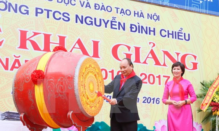 Thủ tướng Nguyễn Xuân Phúc dự lễ khai giảng Trường Nguyễn Đình Chiểu