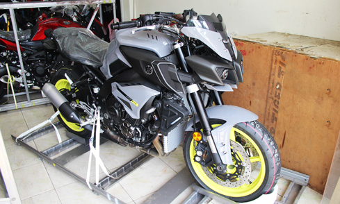 Yamaha MT-10 Night Flou 2016 đầu tiên về Việt Nam