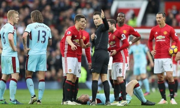 Man United bị Burnley cầm chân với tỷ số 0-0