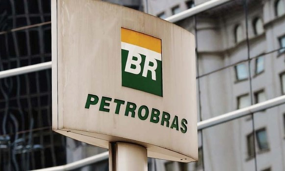 Petrobras điều chỉnh giá bán xăng dầu theo thị trường quốc tế