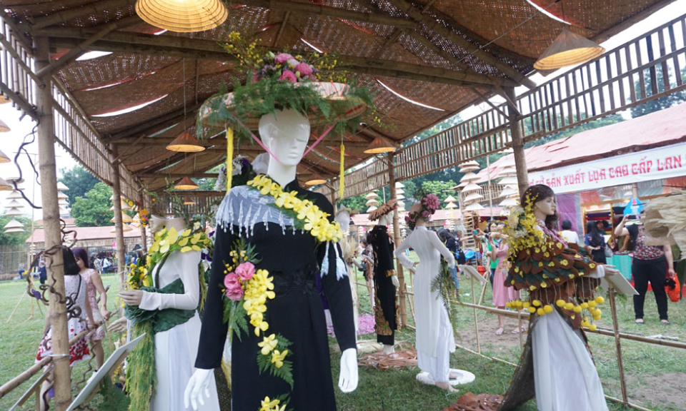 Hơn 3 vạn lượt khách tham quan Festival Áo dài Hà Nội năm 2016