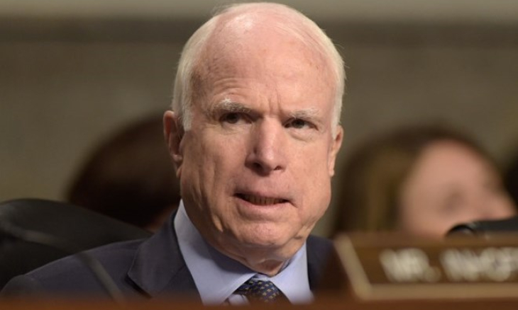 Thượng nghị sỹ John McCain rút lại quyết định ủng hộ ông Trump