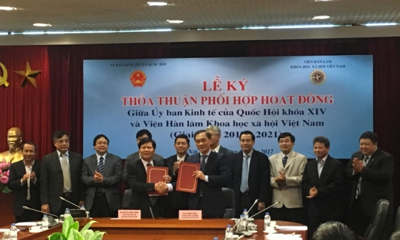 Ủy ban Kinh tế của Quốc hội cùng Viện Hàn lâm Khoa học và Xã hội Việt Nam ký thỏa thuận phối hợp hoạt