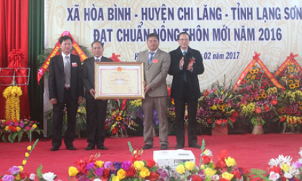 Xã Hòa Bình, huyện Chi Lăng đón bằng công nhận đạt chuẩn nông thôn mới