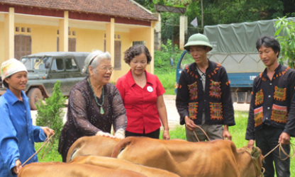 Hội viên chữ thập đỏ nhiệt huyết làm nhân đạo