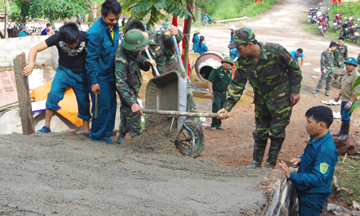 Chú trọng phát triển Đảng trong dân quân tự vệ