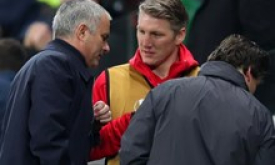 Jose Mourinho bất ngờ hối hận khi đẩy Schweinsteiger khỏi M.U