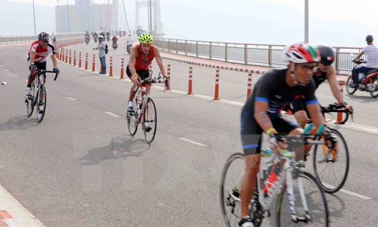 Gần 1.400 VĐV quốc tế tranh tài Cuộc thi Ironman 70.3 Việt Nam 2017