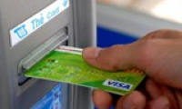 Lắp thiết bị chống sao chép thông tin thẻ ATM