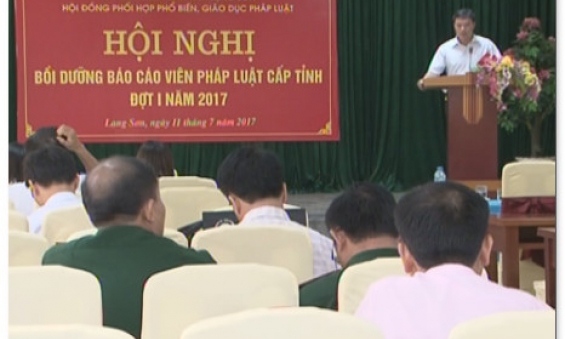 HỘI NGHỊ BỒI DƯỠNG BÁO CÁO VIÊN PHÁP LUẬT CẤP TỈNH