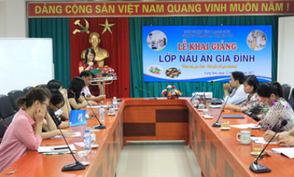 Khai giảng lớp học “nấu ăn gia đình”