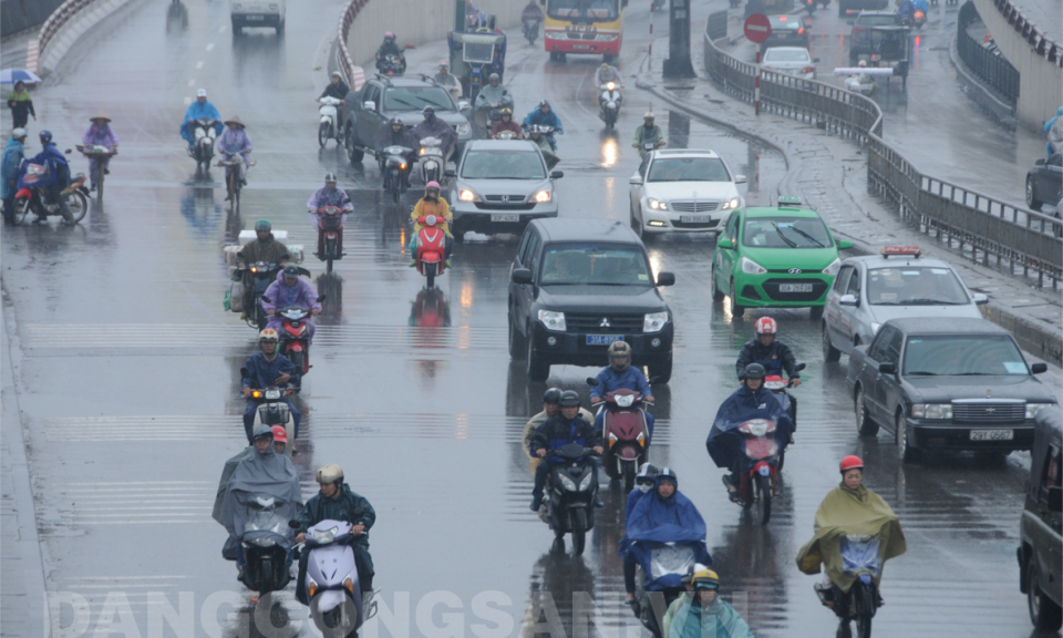 Vùng núi phía Bắc có mưa vừa, mưa to, Trung bộ nắng nóng trở lại