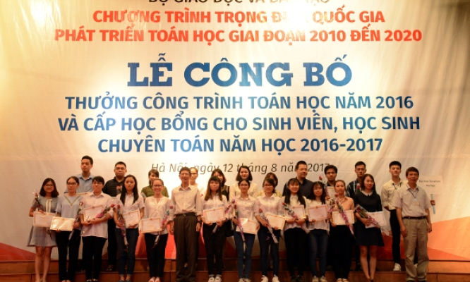 Trao thưởng 85 công trình toán học tiêu biểu năm 2016