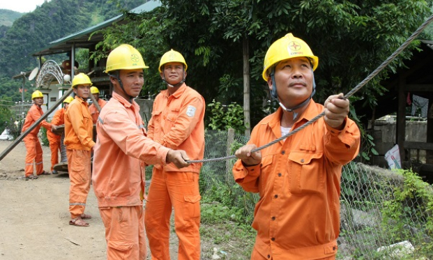 Sơn La: Thêm gần 600 hộ dân vùng mưa lũ được cấp điện trở lại