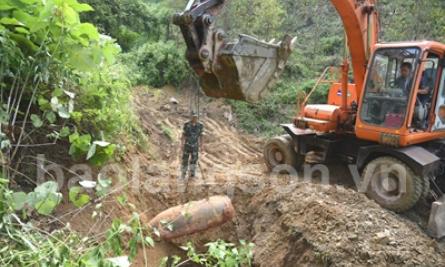 Hủy nổ an toàn bom sót lại sau chiến tranh