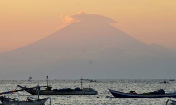 Indonesia cảnh báo cấp cao nhất do núi lửa ở Bali hoạt động mạnh