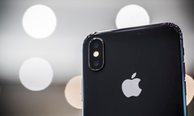 Apple: Đơn đặt hàng trước iPhone X đang "vượt quá mong đợi"