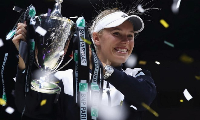 Người đẹp Caroline Wozniacki lần đầu đăng quang tại WTA Finals