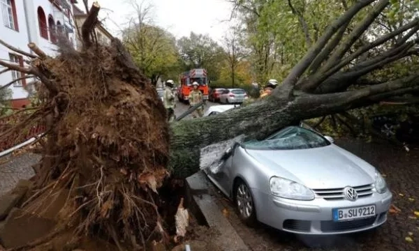 Bão hoành hành tại châu Âu, ít nhất sáu người thiệt mạng