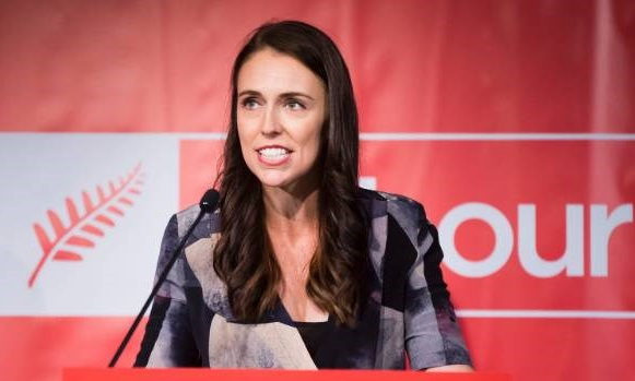 Tân Thủ tướng New Zealand Jacinda Ardern tuyên thệ nhậm chức