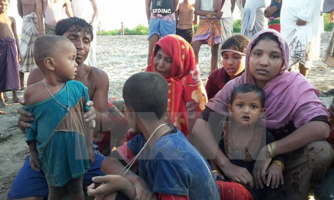 Thêm hàng chục nghìn người Rohingya vượt biên sang Bangladesh