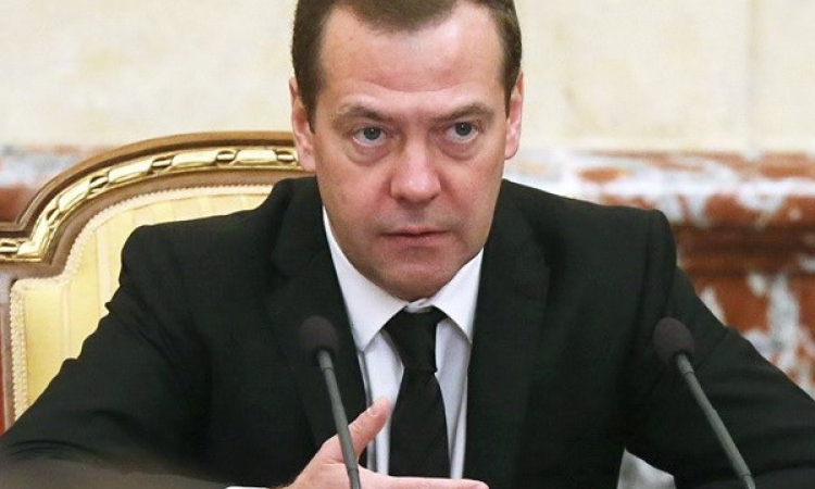 Thủ tướng Nga Dmitry Medvedev bắt đầu thăm chính thức Algeria