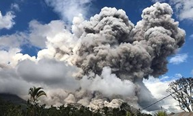 Indonesia: Núi lửa Sinabung phun trào dữ dội