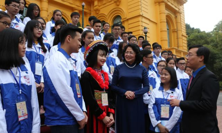 Phó Chủ tịch nước gặp mặt thí sinh tham gia vòng chung kết cuộc thi “Tự hào Việt Nam”