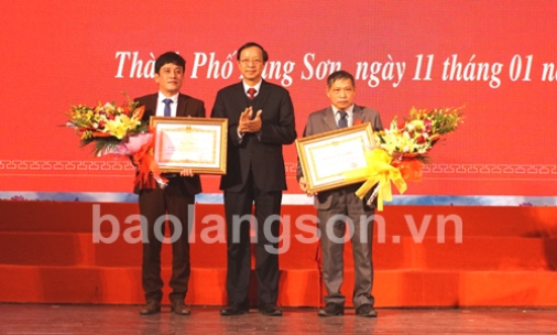 Thành phố Lạng Sơn tổng kết công tác thi đua, khen thưởng năm 2017