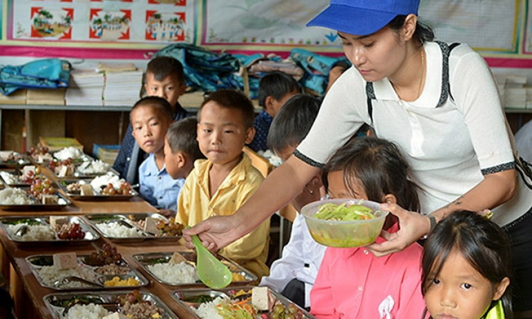 Hỗ trợ kinh phí ăn trưa cho trẻ mẫu giáo vùng khó khăn