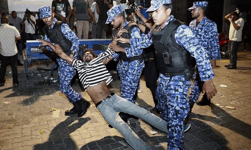 Maldives ban bố tình trạng khẩn cấp