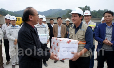 Lãnh đạo UBND tỉnh thăm, động viên cán bộ, công nhân viên thi công dự án cao tốc Bắc Giang-Lạng Sơn