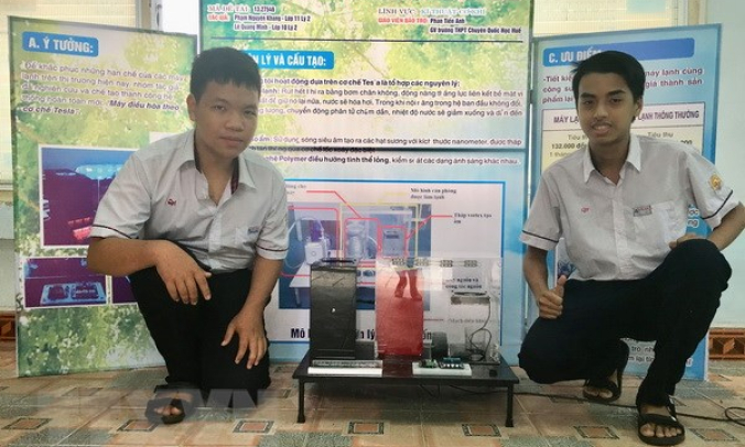 Hai học sinh sáng chế máy điều hòa chân không từ vật liệu rẻ tiền