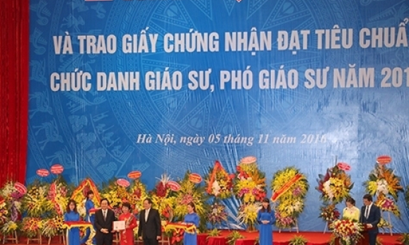 Có 1.131 hồ sơ ứng viên đạt tiêu chuẩn chức danh GS, PGS năm 2017