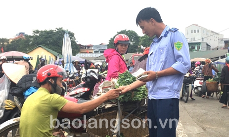 Vượt ngưỡng các khoản phí