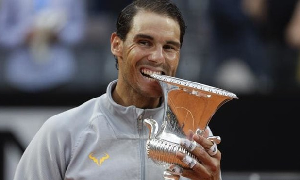 Nadal 'bừng tỉnh' sau cơn mưa, đăng quang Rome Masters kịch tính