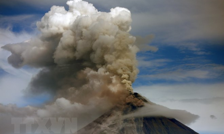 Philippines cảnh báo nguy cơ núi lửa Mayon bất ngờ phun trào