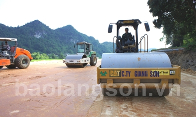 Tăng tốc các dự án hạ tầng giao thông đến khu vực cửa khẩu