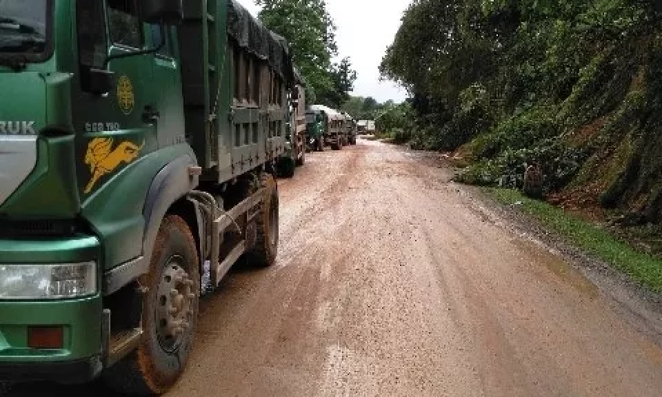 Mưa lớn gây tắc đường Yên Bái đi Sơn La