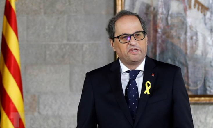 Lãnh đạo vùng Catalonia "tuyên chiến" với Hoàng gia Tây Ban Nha