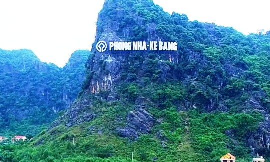 Khám phá hang Vòm - Giếng Voọc