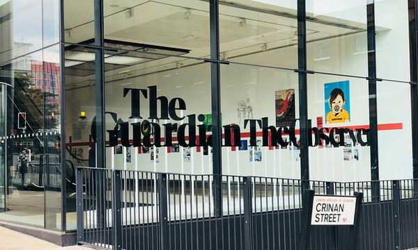 Doanh thu điện tử của nhật báo The Guardian lần đầu tiên vượt báo in